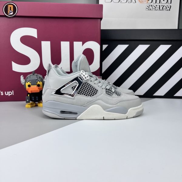 Giày Nike Air Jordan 4 Retro Frozen Moments