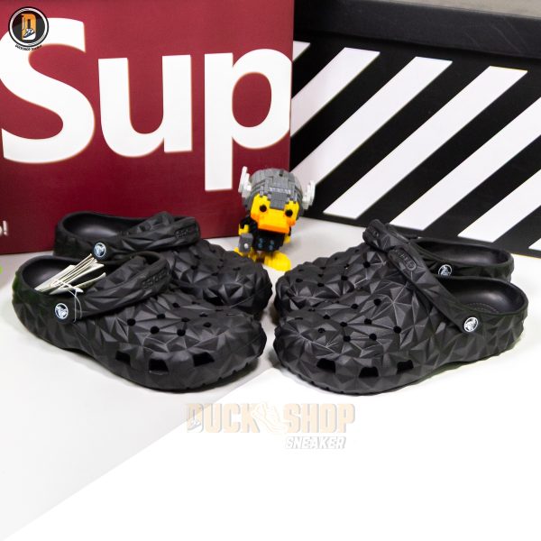 Sục Crocs Classic Geometric Black Bản Trung - Hình ảnh 5