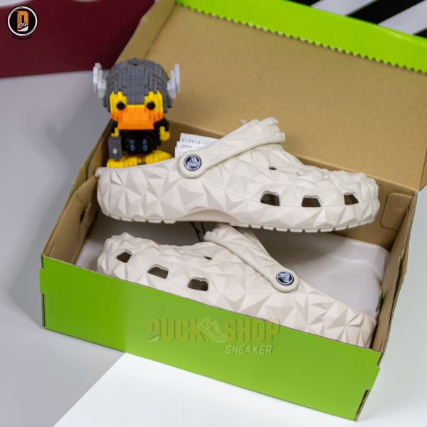Dép Sục Crocs Classic Geometric Cream Bản Trung - Hình ảnh 3