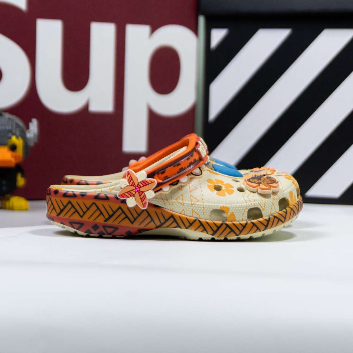 Dép Sục Crocs Disney Moana Classic Clog