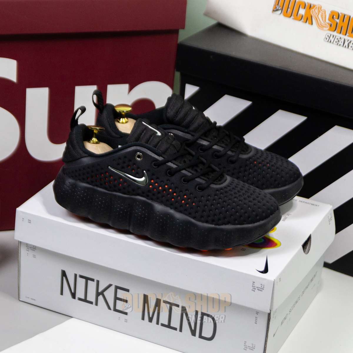 Alternative view of Giày Nike Mind 002 Black Hyper Crimson