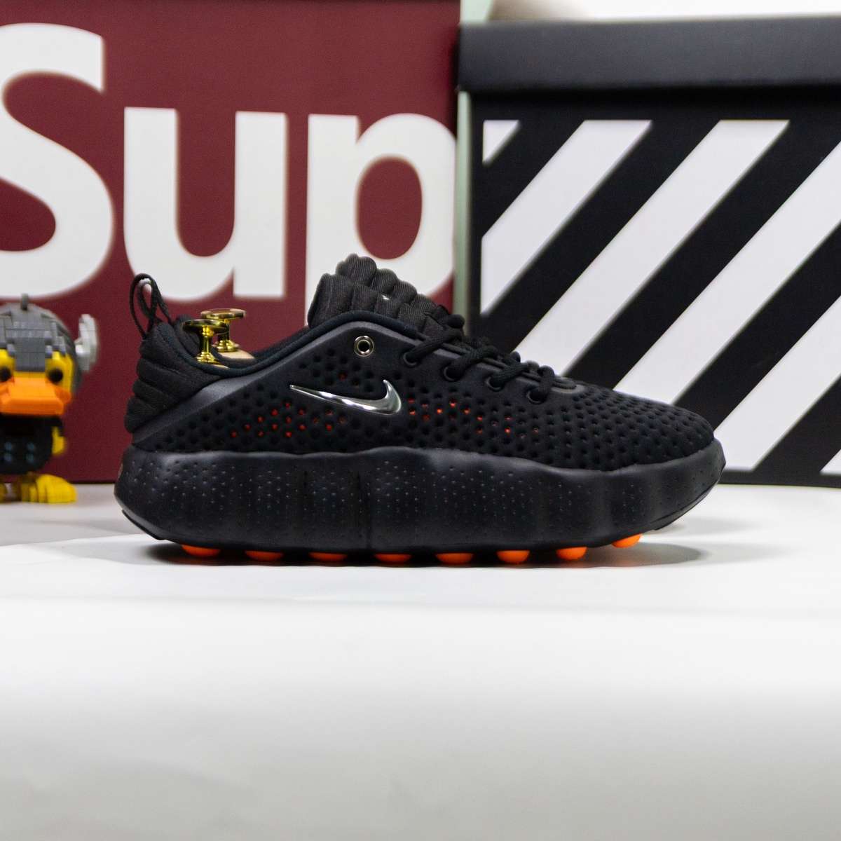 Giày Nike Mind 002 Black Hyper Crimson