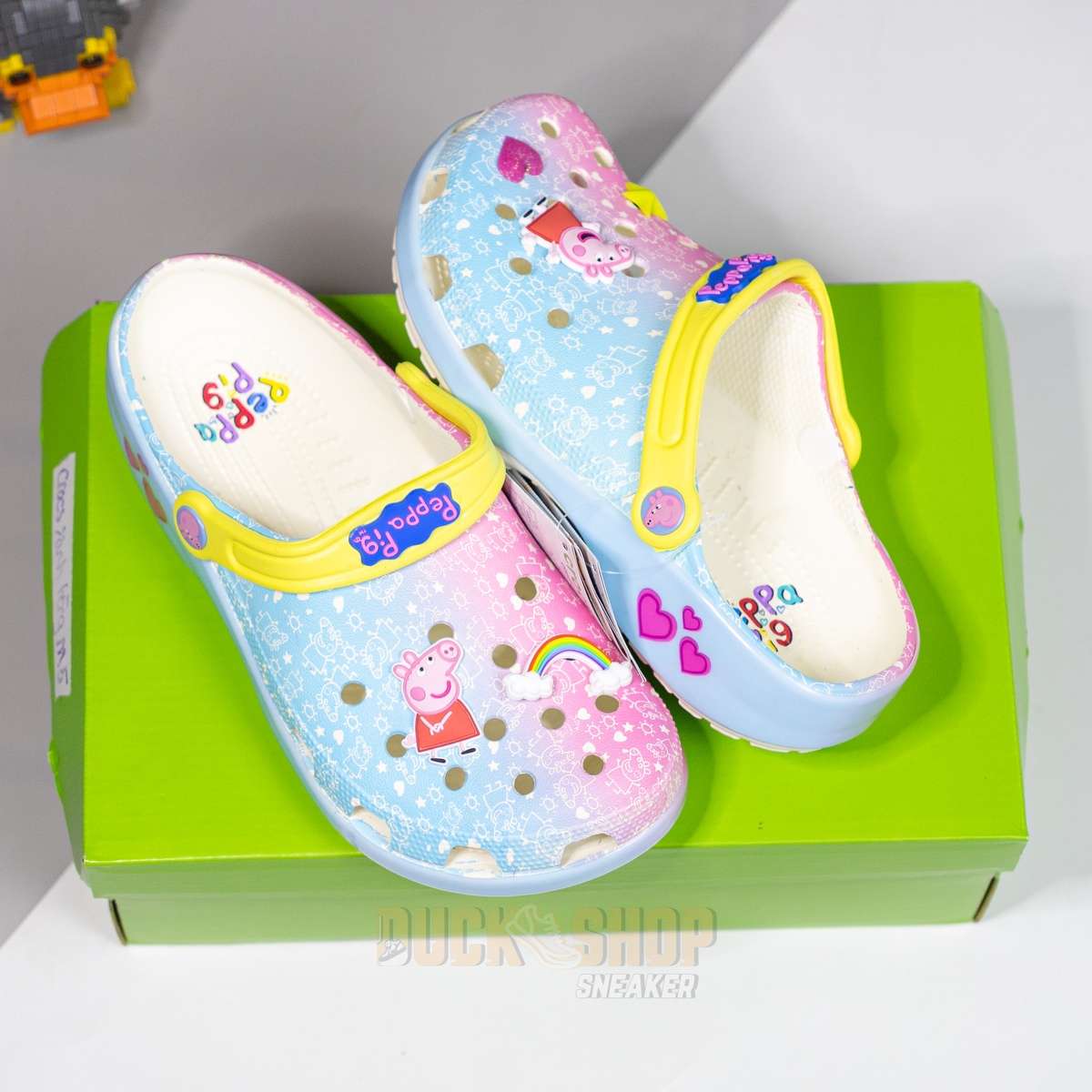 Alternative view of Dép Sục Crocs Classic Clog Toddler's Peppa Pig