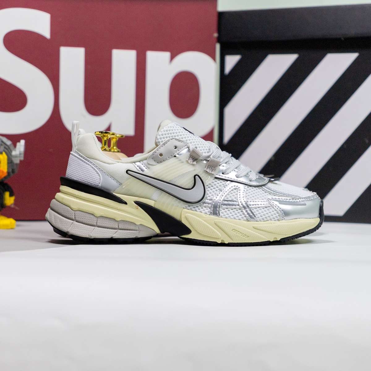 Giày Nike V2K Run Pure Platinum Metallic Silver